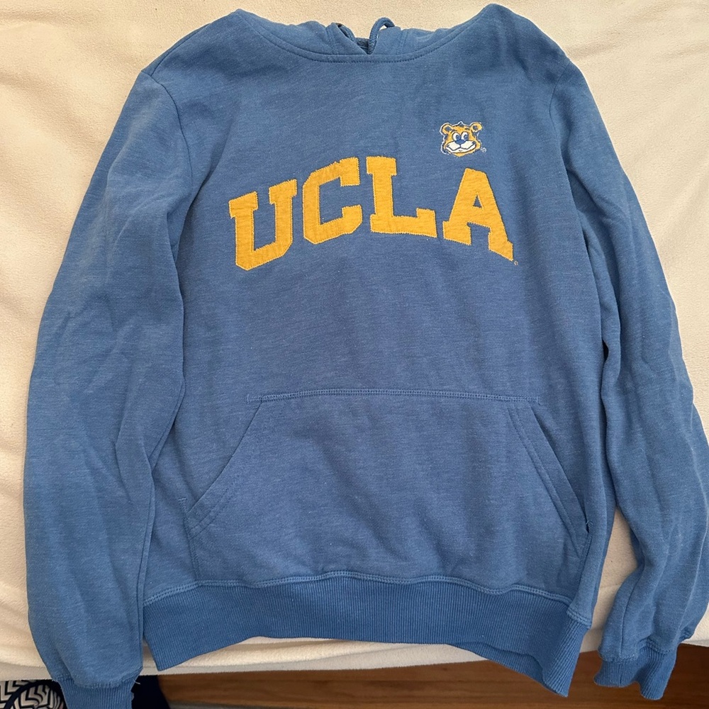 blue ucla bruins sweatshirt
